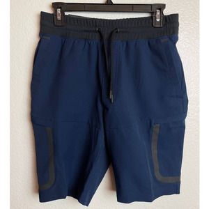 Under Armour NWT navy & black fitted shorts sz medium 9.5" inseam